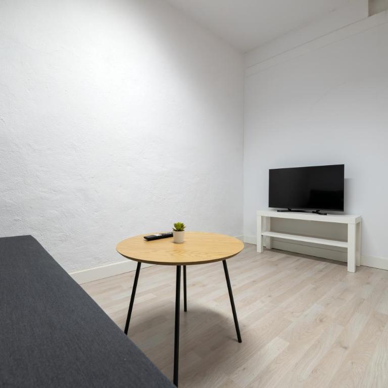 City Comfort - Two-Bedroom Apartment - 23