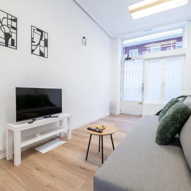 City Comfort - Two-Bedroom Apartment - 26