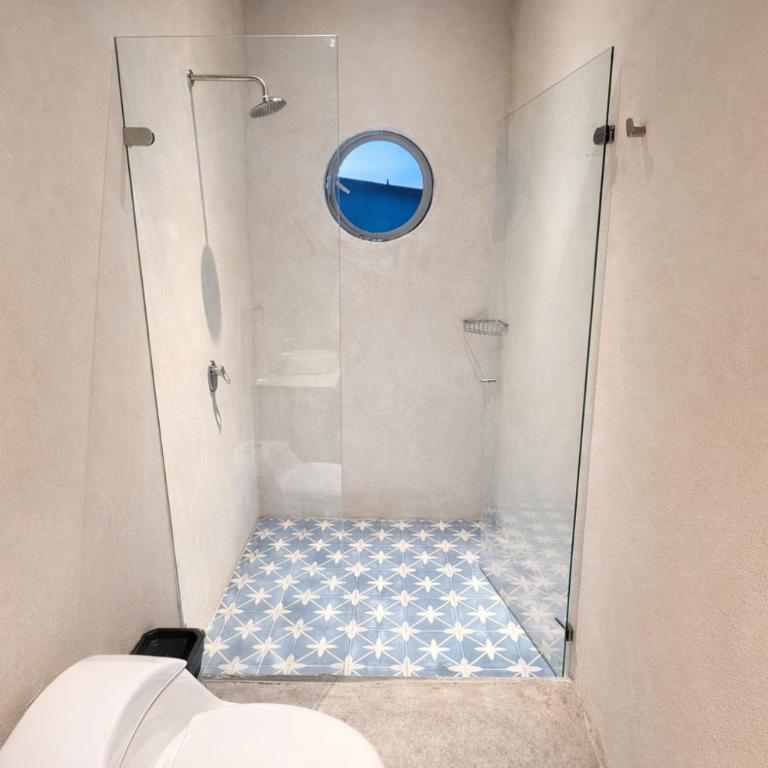 Capybara Hostel - Boutique hostel - Double Room with Balcony - 3