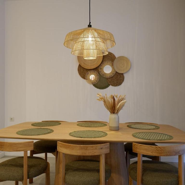 Milos cozy, family-friendly apartment in Patraix - Two-Bedroom Apartment - 2