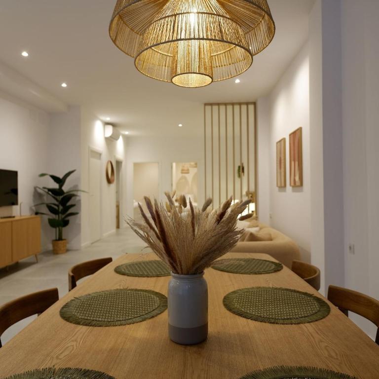 Milos cozy, family-friendly apartment in Patraix - Two-Bedroom Apartment - 23