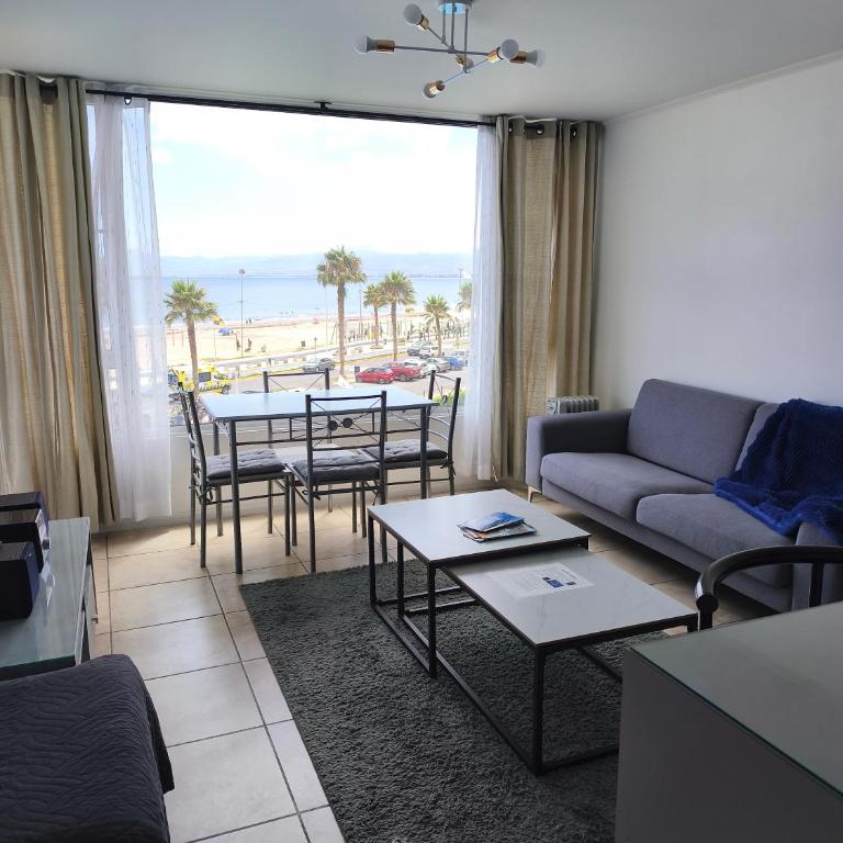 Comodo departamento frente al mar - Two-Bedroom Apartment - 3
