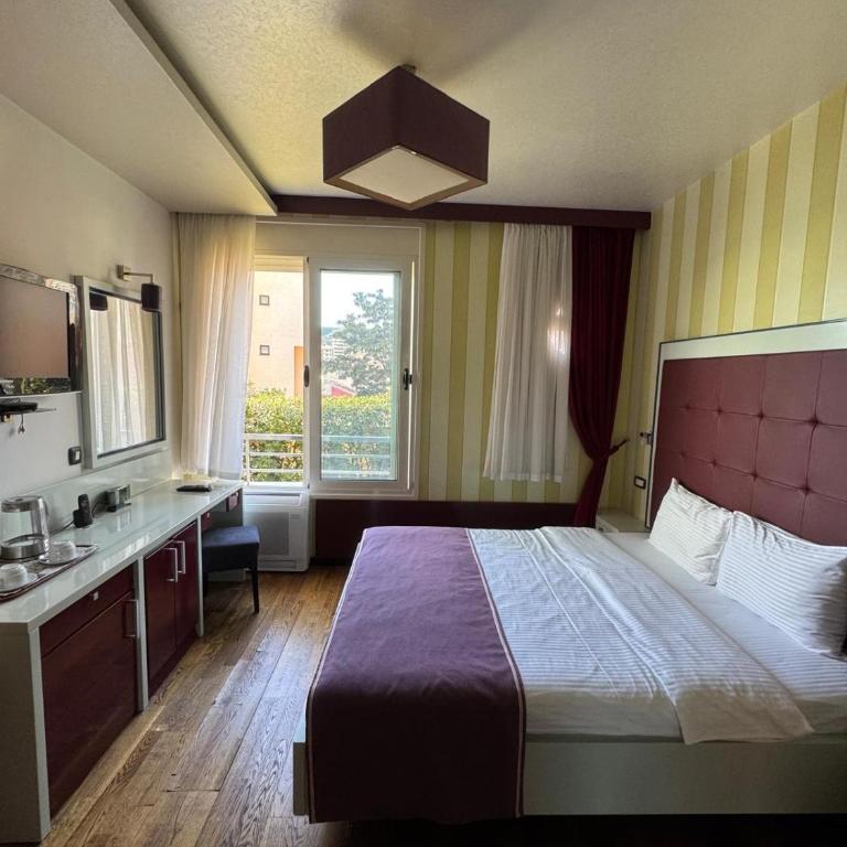 Meridian Hotel - Dvokrevetna Soba sa Bračnim Krevetom - 5