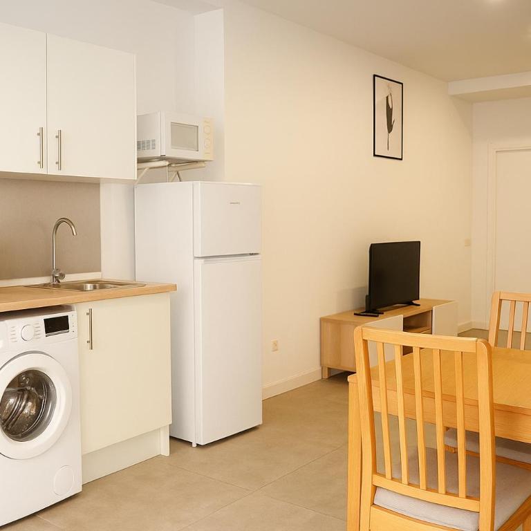 Estupendo Apartamento a 5 min caminando de la Estación de Bus y Tren María Zambrano - Apartamento de 1 dormitorio - 5