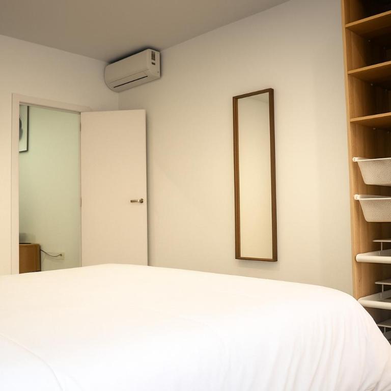 Estupendo Apartamento a 5 min caminando de la Estación de Bus y Tren María Zambrano - Apartamento de 1 dormitorio - 8