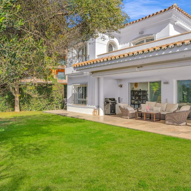 Villa Molly - Elegant Beachside Home by Finest Rentals - Villa Deluxe - 54