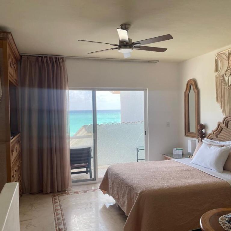 SUNSET FISHERMEN BEACH & SPA RESORT-Optional All Inclusive- 3 UNITS CHOICE-ROOM - 344A Ocean view with terrace- ROOM 344B No terrace, View from window to park - STUDIO 344C Ocean View Studio for 2- Playacar Beach, Phase 1-NO ELEVATOR! - Habitación Doble Deluxe con balcón y vistas al mar - 17