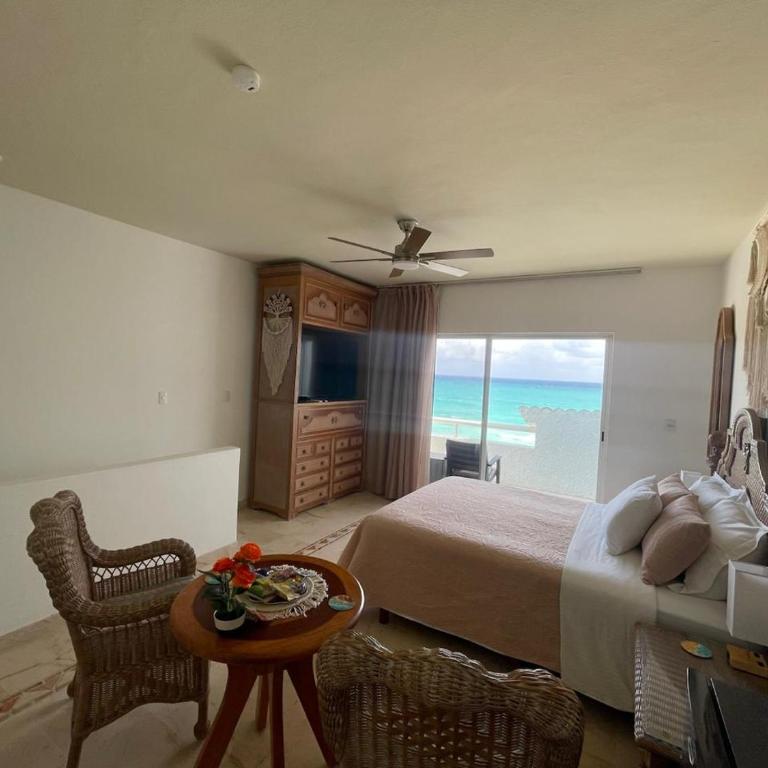 SUNSET FISHERMEN BEACH & SPA RESORT-Optional All Inclusive- 3 UNITS CHOICE-ROOM - 344A Ocean view with terrace- ROOM 344B No terrace, View from window to park - STUDIO 344C Ocean View Studio for 2- Playacar Beach, Phase 1-NO ELEVATOR! - Habitación Doble Deluxe con balcón y vistas al mar - 19