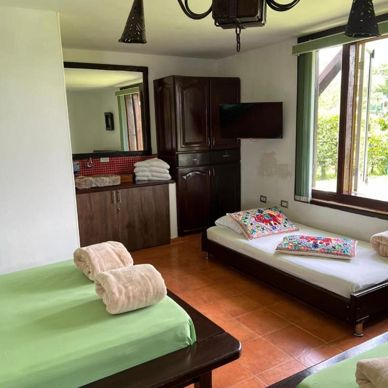 Finca Hotel San Cipriano Quimbaya Habitaciones y Cabañas - Habitación Familiar - 2