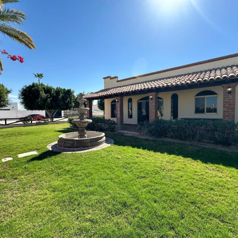 Tranquil Family Escape with Large Patio - Casa - 24