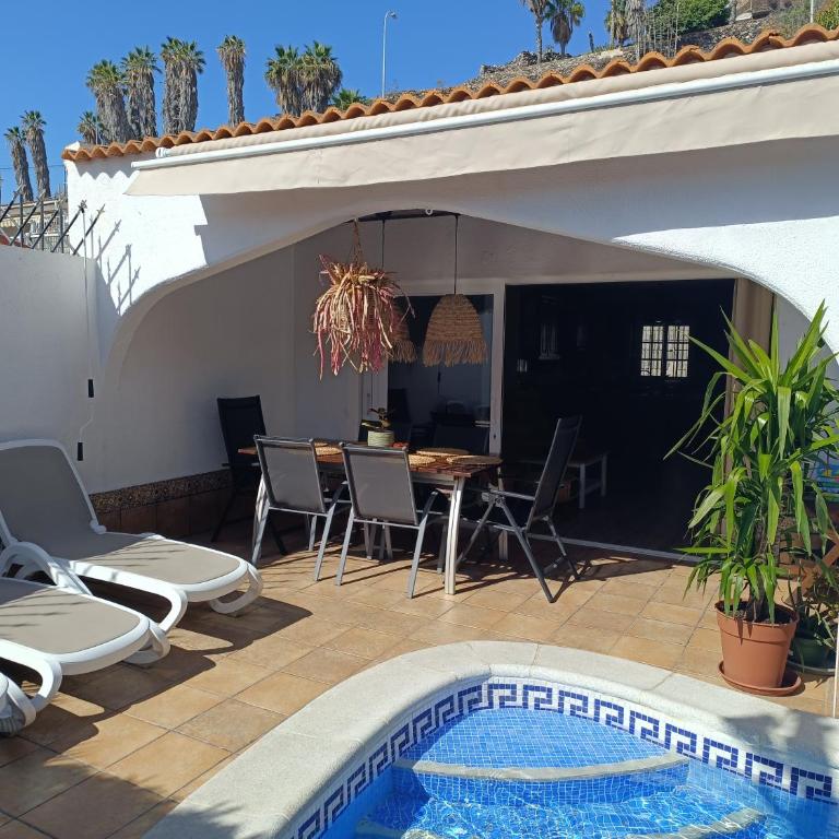 Beautiful Holiday Villa with heated private pool, Los Cristianos - Casa de 3 dormitorios - 4
