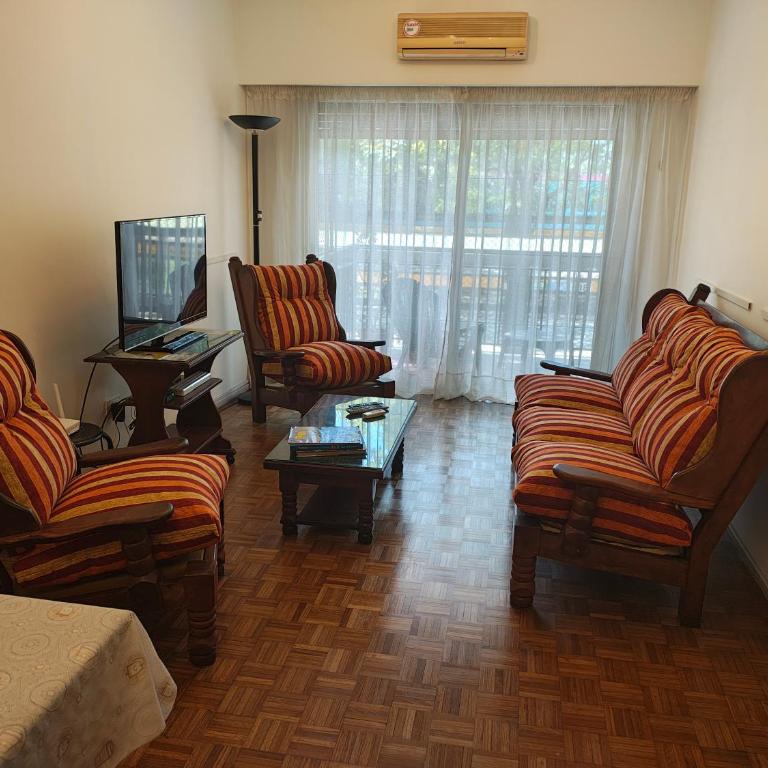 Palermo Soho, Plaza Italia frente a Expo La Rural - Apartamento Estándar de 2 dormitorios - 1