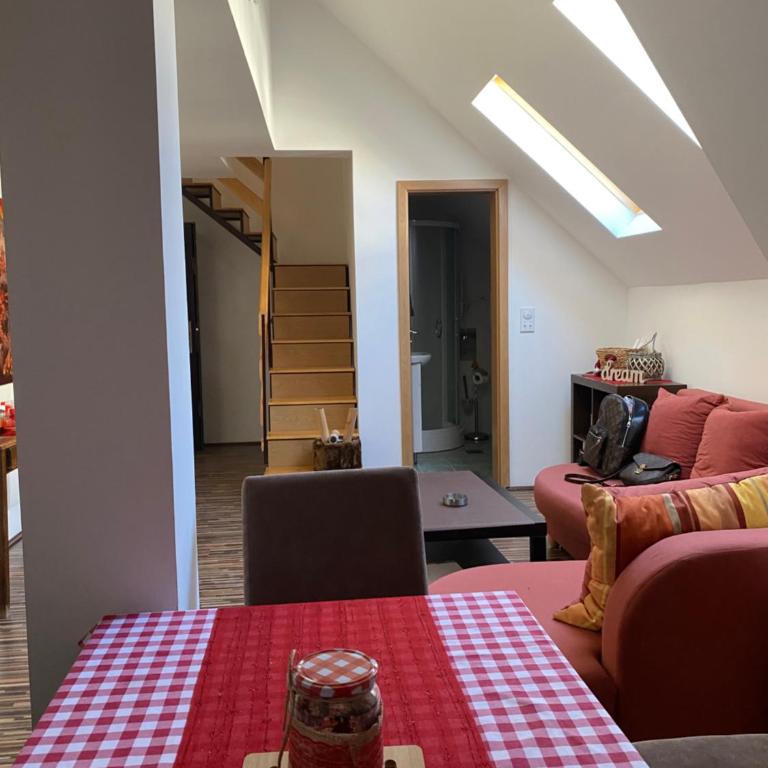 Chalet Pinecone - Ušuškan apartman, savršen za zimu i leto - Modern Mountain Retreat with Stunning View - Room #1584822901 - 8