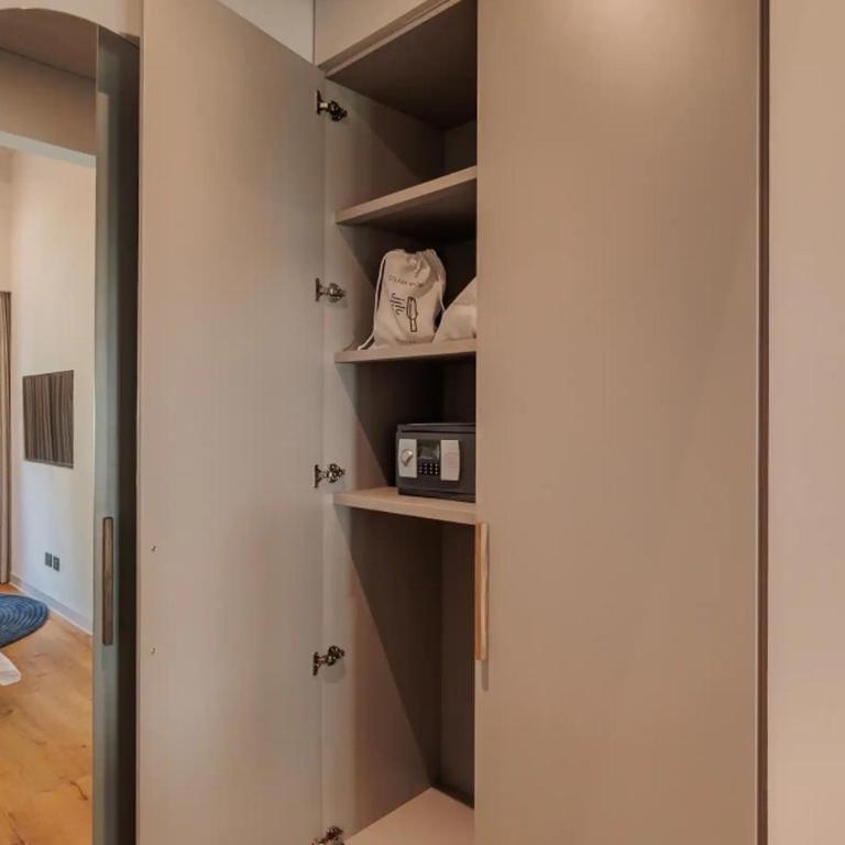 Lujoso apartamento en la zona más exclusiva de Medellín a 3 minutos de Provenza, muy amplio com jacuzzi - Room #1584835601 - 1
