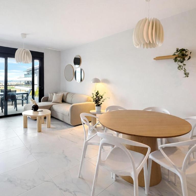 Stunning Apartment In Torrevieja - Apartamento de 2 dormitorios - 1