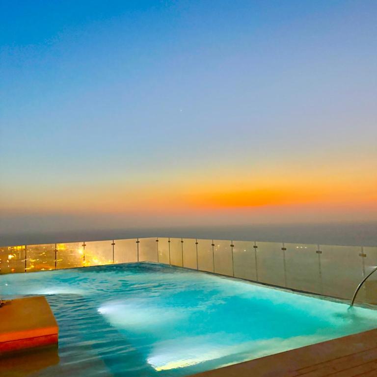 Murano Centro1 26floor,rooftop,infinity pool & views byIMZ - Two-Bedroom Apartment - 6