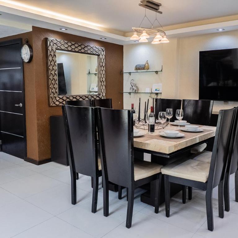 Departamento cerca de Expo GDL - Four-Bedroom Apartment - 28