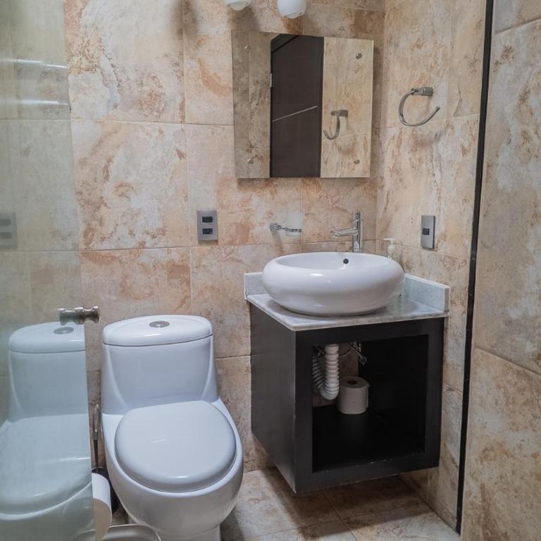 Departamento cerca de Expo GDL - Four-Bedroom Apartment - 34