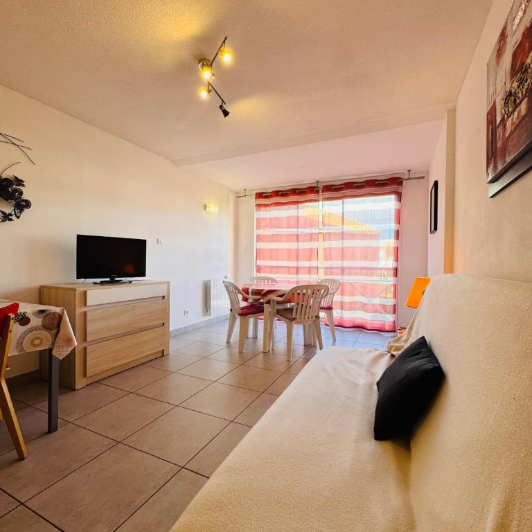 Les Soleillades-T2 pour 5 pers-piscine, parking privé- LaConciergerieByNina - Appartement 1 Chambre - 1