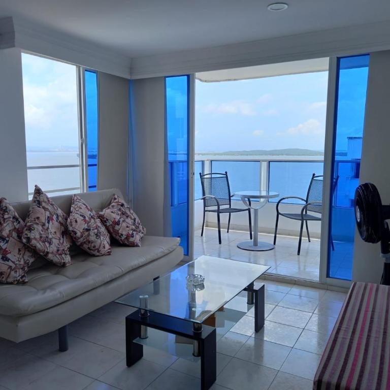 Apartamento con VISTA AL MAR, A una cuadra de la PLAYA. Piso 16 - Two-Bedroom Apartment - 6