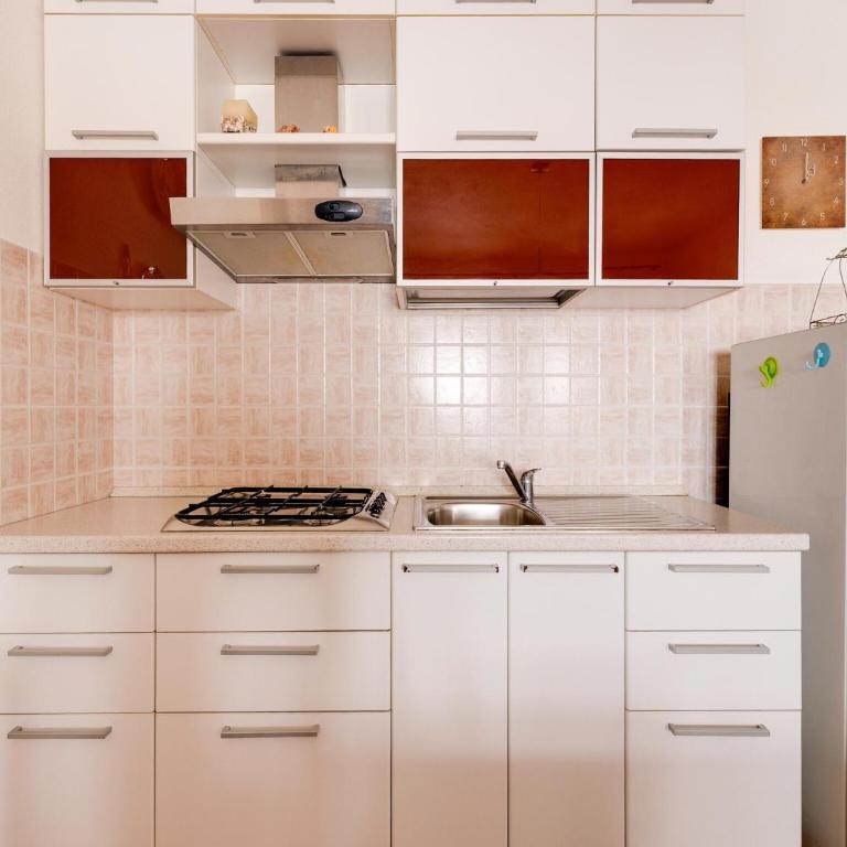 With beachfront terrace and air conditioning - Appartamento con 2 Camere da Letto - 11
