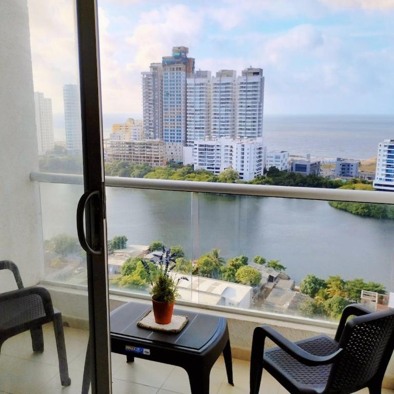 New Apartment Frente al Mar, Cerca Getsemani - Two-Bedroom Apartment with Balcony and Sea View - 2
