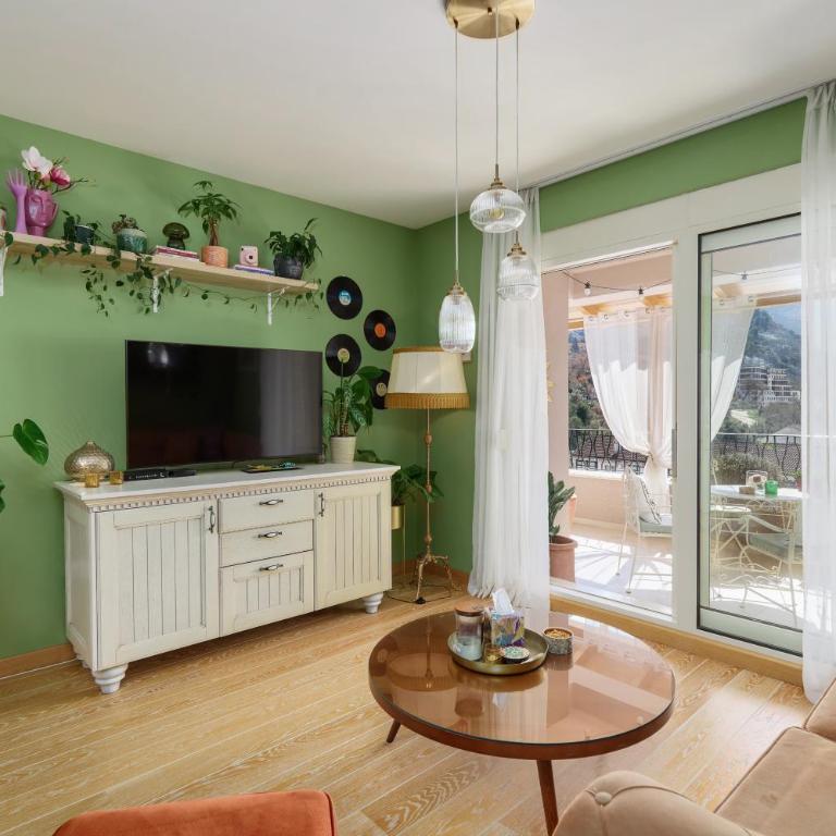 Green Dream Home with Kotor Bay view Parking - One-Bedroom Apartment - 4