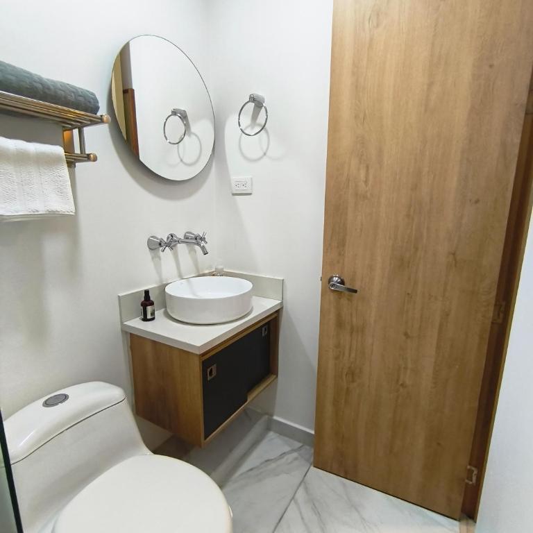 UrbanLofts Bogota Skyline Studio con Piscina - Room #1584902801 - 13