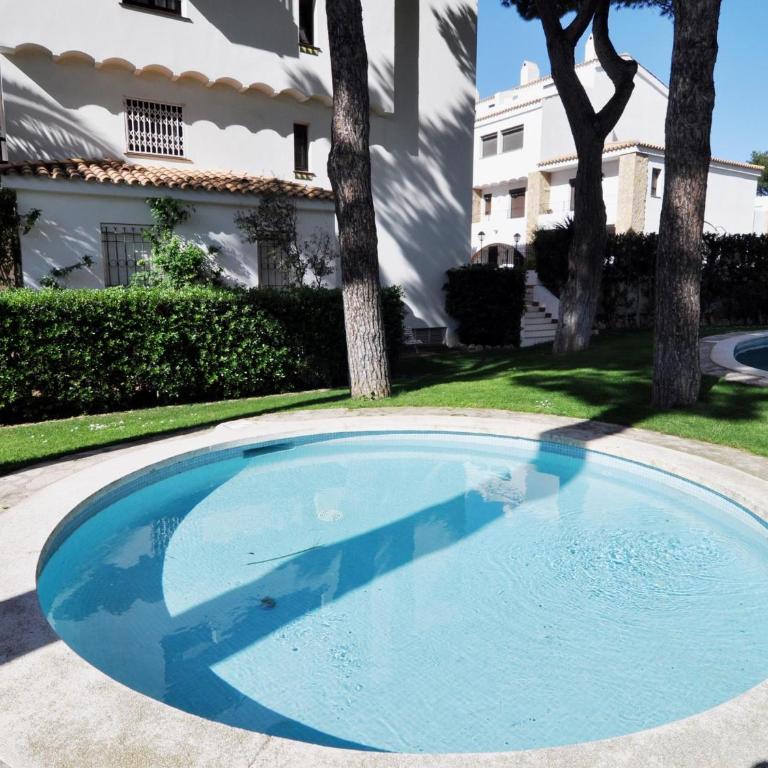 Apartamento Comodo con Piscina y Jardín, Cerca de la Playa y el Puerto - HISP-7-54 - Apartment - 4