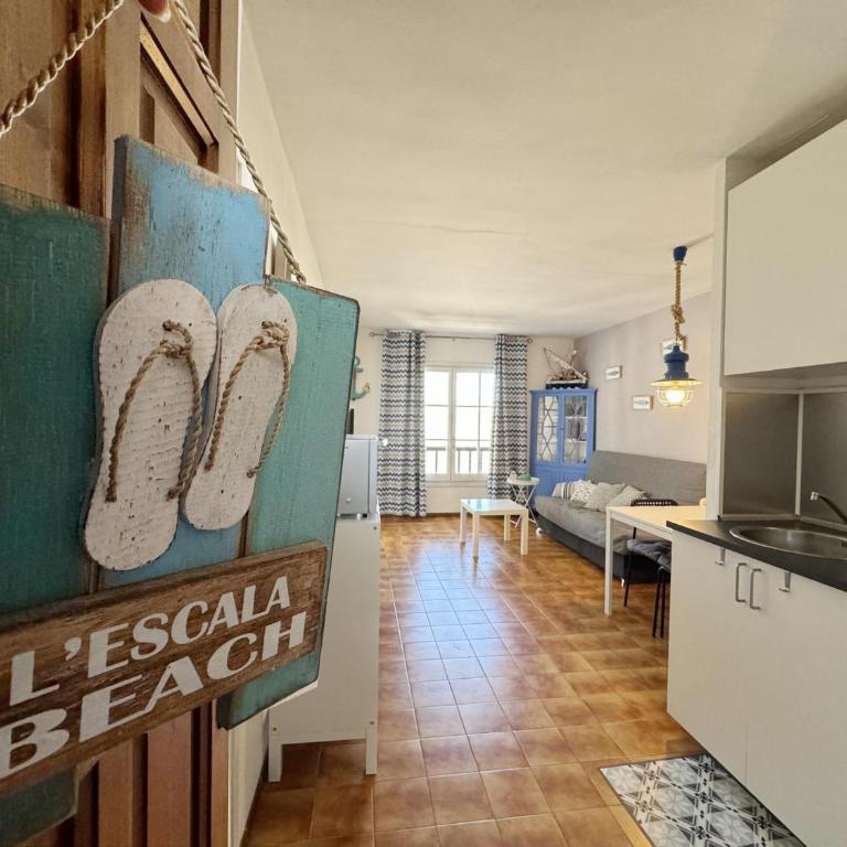 Apartamento Comodo con Piscina y Jardín, Cerca de la Playa y el Puerto - HISP-7-54 - Apartment - 5