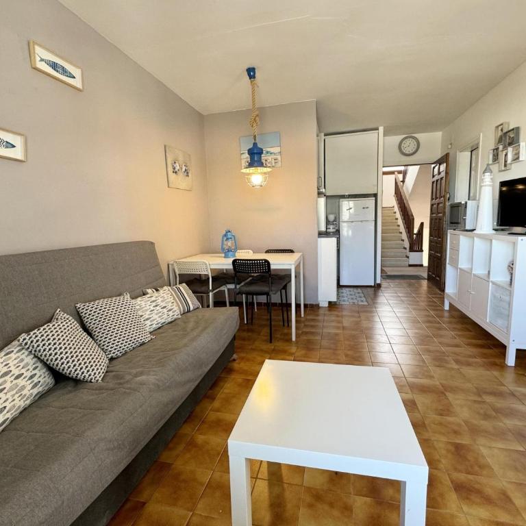 Apartamento Comodo con Piscina y Jardín, Cerca de la Playa y el Puerto - HISP-7-54 - Apartment - 14