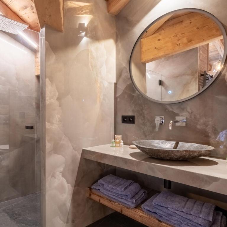 Chalet Luxueux aux Gets avec Jacuzzi et Sauna, Animaux Bienvenus - FR-1-671-331 - Chalet - 12