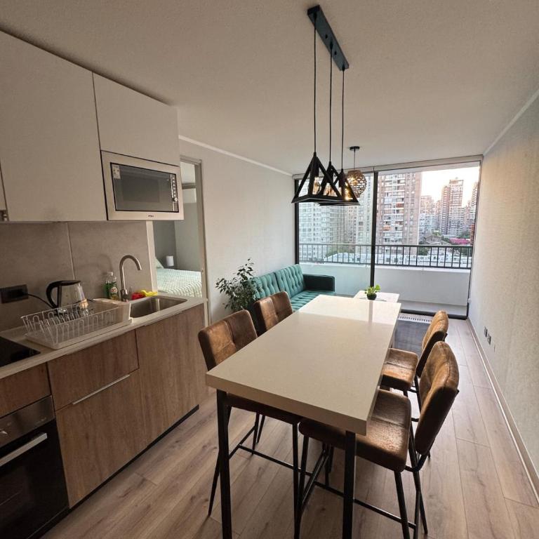 Modern Apartment - 2 Bedroom & 2 Bathrooms & Parking - Two-Bedroom Apartment - 1