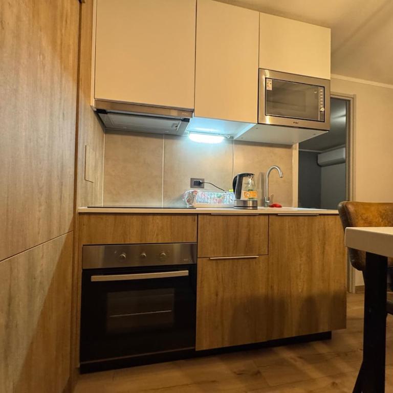 Modern Apartment - 2 Bedroom & 2 Bathrooms & Parking - Two-Bedroom Apartment - 2
