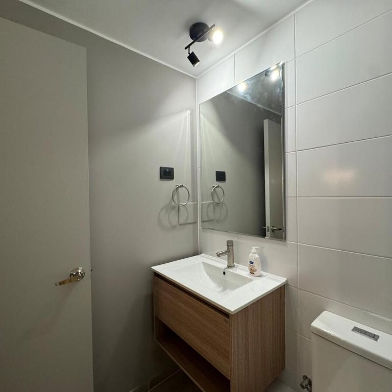 Modern Apartment - 2 Bedroom & 2 Bathrooms & Parking - Two-Bedroom Apartment - 16