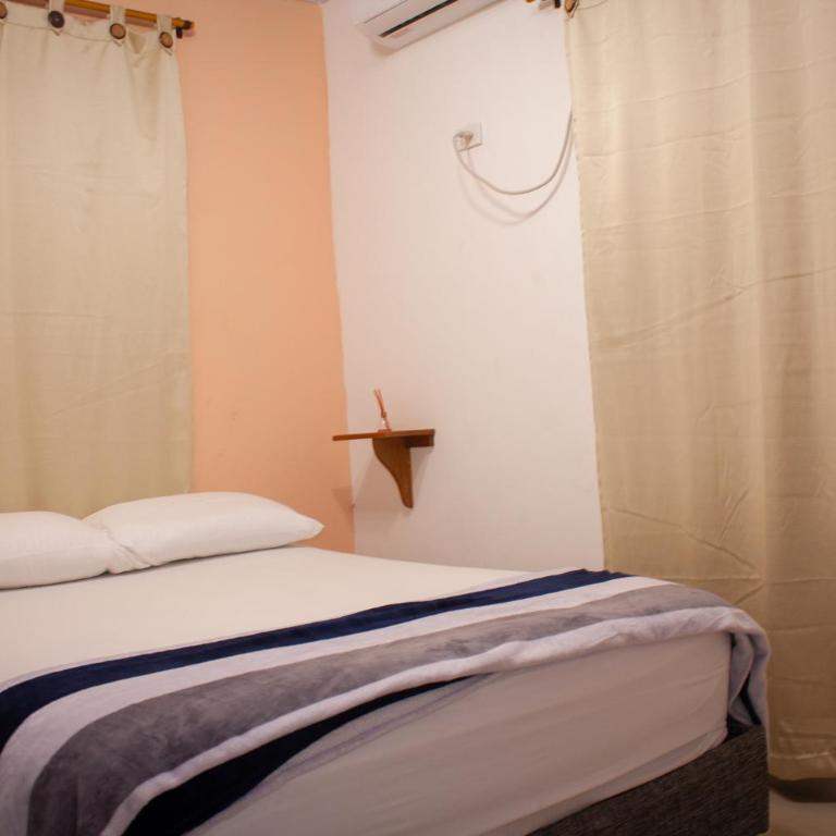 Hostal Encanto tropical - Habitación Doble con baño privado - 5