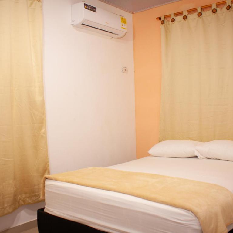 Hostal Encanto tropical - Habitación Doble con baño privado - 3