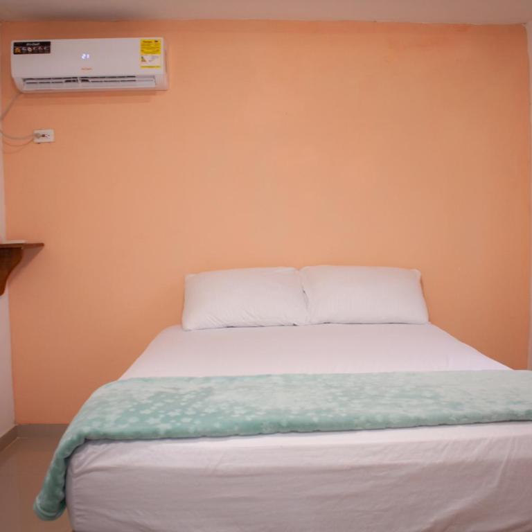 Hostal Encanto tropical - Habitación Doble con baño privado - 2