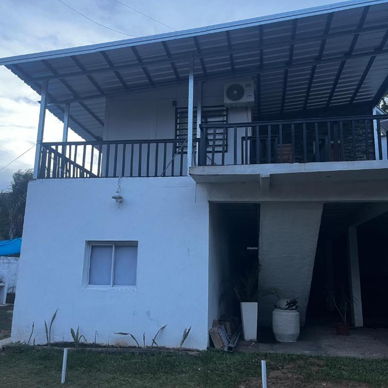 V&V House - Three-Bedroom House - 2
