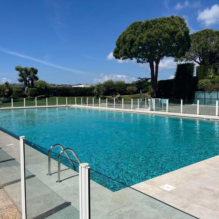 Beau T2 Piscine Parking privé Aperçu Mer - Appartement 1 Chambre - 1