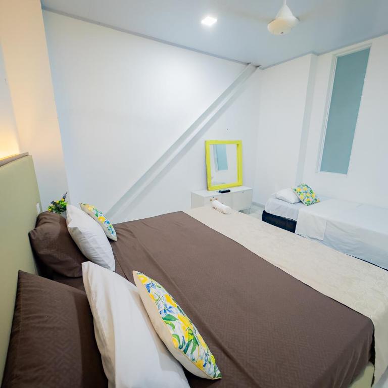 La Puerta del Ángel LOW COST - Habitación Triple con baño privado - 13