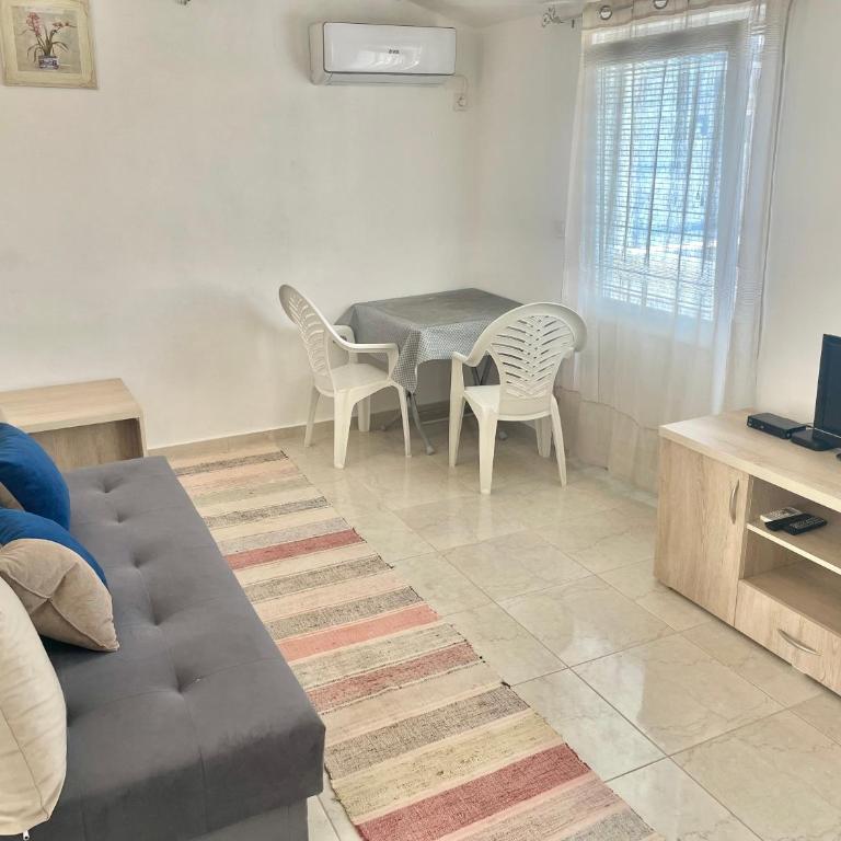 New house - One-Bedroom Apartment - 1