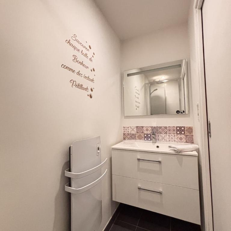 L'écrin Urbain studio chic et lumineux avec Balcon - Apartamento de 2 dormitorios - 9
