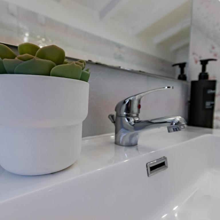 Hostly - La Spina Suite Apartment - Appartamento con 1 Camera da Letto - 20