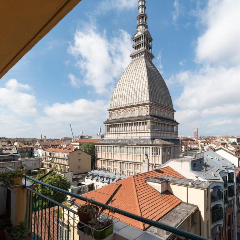 Panoramic Central attic - Mole Antonelliana - Two-Bedroom Apartment - 10