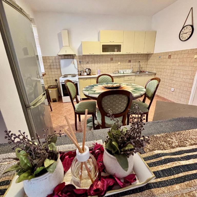 Apartments Djurovic - Superior Suite with Sea View - 10