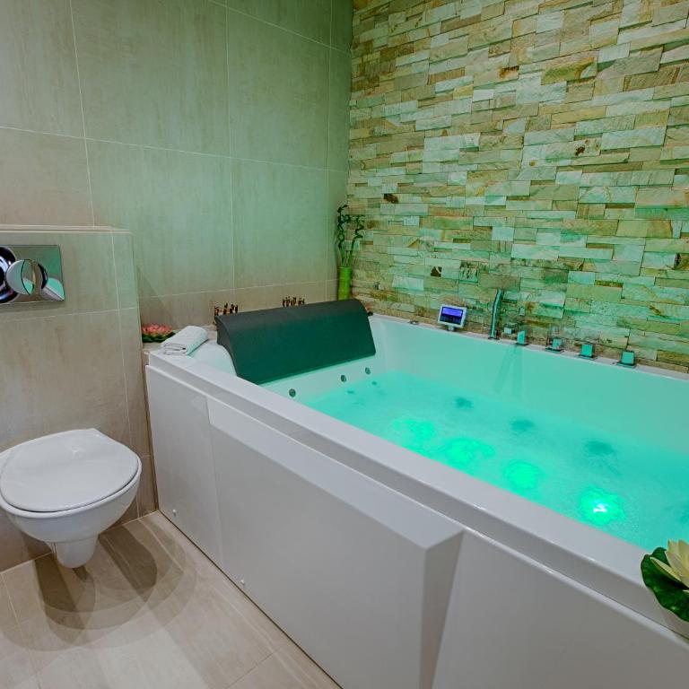 Appartement Vaste Horizon - LRA Cannes - Four-Bedroom Apartment with Sea view and Spa bath - 4