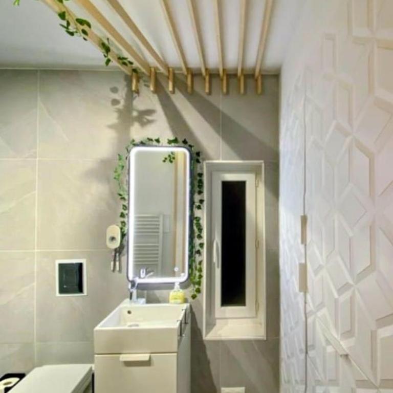 Villa Oasis - Appartements à thèmes - Appartement 1 Chambre avec Baignoire Spa - 16