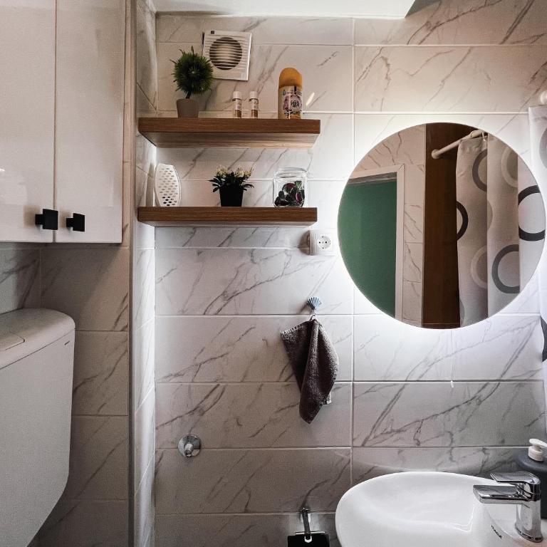 Hidden Apartment City Center - One-Bedroom Apartment - 17