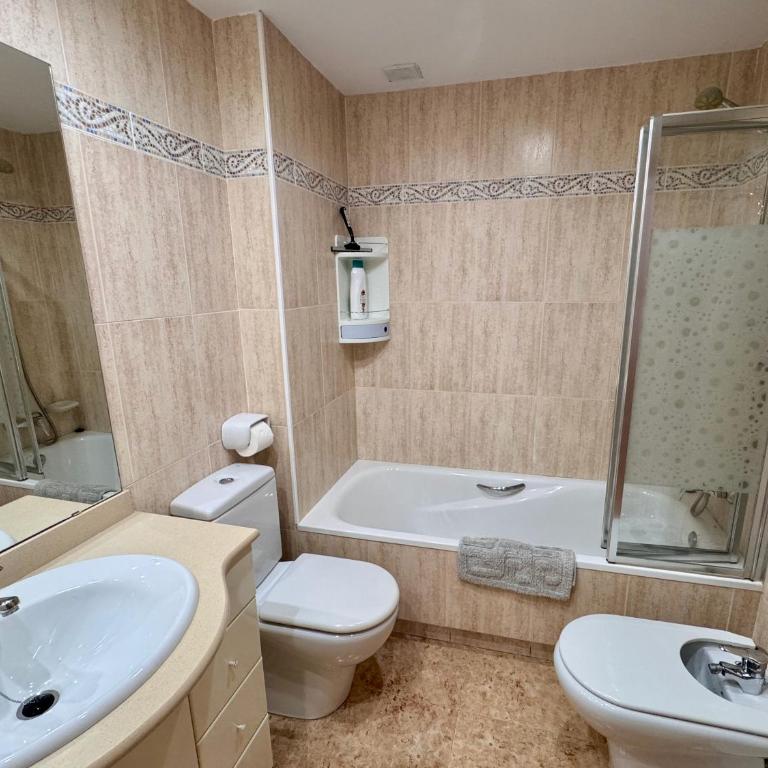 Ideal para familias con jardín privado, piscina y playa a 3 min - Apartamento de 3 dormitorios - 10